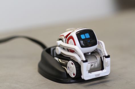 Cozmo Robot, Smart Toys, Tech Toys, Learn To Code, Robot Toy, Venture Capital, Look At You, Tech News, Dreamworks