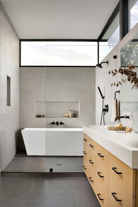 Bathroom Design Shower And Tub, Quarry House, Modern Zen Bathroom, Long Bathroom, Scary House, Table Settings Everyday, Bathroom Niche, Desert Aesthetic, Basement Windows