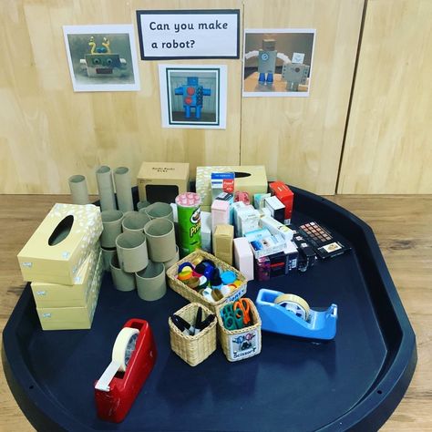 Sustainability Activities, Junk Modelling, Build A Robot, Eyfs Classroom, Eyfs Activities, Nursery Activities, Classroom Organisation, Tuff Tray, Creative Curriculum