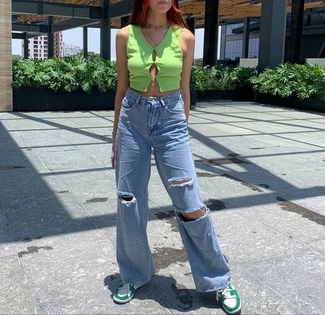 Blusa verde tenis verdes Ripped Jean, Pants, Trousers