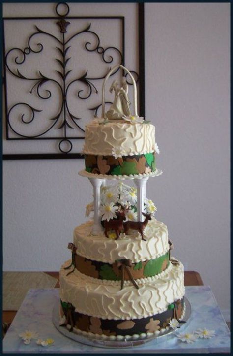 Camouflage Wedding Cake Camo Wedding Cake, Camo Cakes, Camo Cake, Camo Wedding Cakes, Camouflage Wedding, Round Wedding Cakes, Camo Wedding, Cream Frosting, Grooms Cake