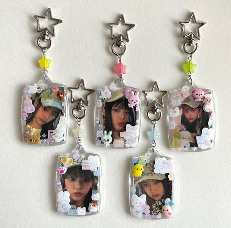 Kpop Photocard Keychain, Kpop Photo Keychain, K-pop Concert Freebies, Kpop Resin Keychain, Kpop Shop Ideas, New Jeans Keychain, Toploader Keychain, Kpop Keychain Ideas, Newjeans Keychain