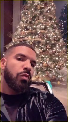 Drake christmas asethetic Drake Christmas Wallpaper, Drake Funny Pfp, Drake Christmas Pfp, Rapper Christmas Pfp, Christmas Rappers, Drake Zesty Pics, Christmas Discord Pfp, Drake Aesthetic Funny, Sassy Drake