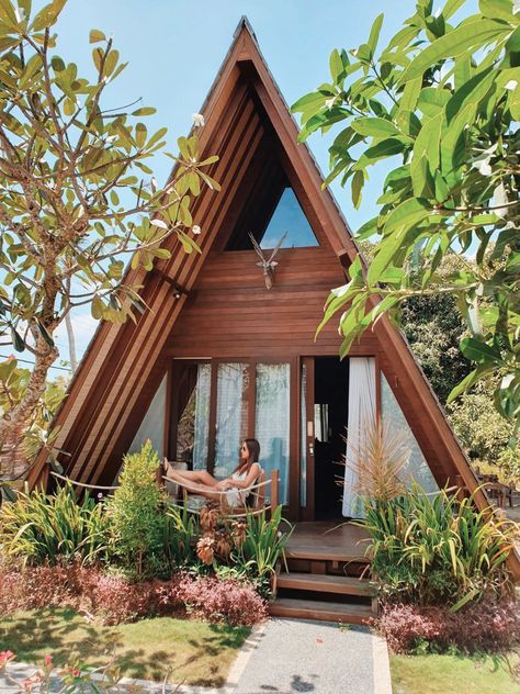 Boho Cabin, Bali Architecture, Cabin Style Homes, Cabin Loft, Triangle House, Diy Cabin, A Frame House Plans, Nusa Penida, Cabin House Plans