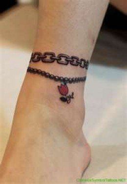 Tattoo Ankle Bracelet, Anklet Tattoos For Women, Charm Bracelet Tattoo, Tattoo Ankle, Chain Tattoo, Ankle Bracelet Tattoo, Petit Tattoo, Anklet Tattoos, Foot Tattoos For Women