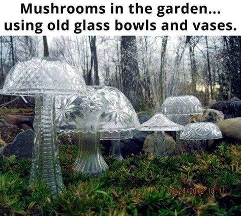 Thrift Ideas, Garden Mushrooms, Solar Fairy Lights, Crystal Garden, Glass Garden Art, Low Maintenance Landscaping, Glass Mushrooms, Creative Gardening, Glass Garden