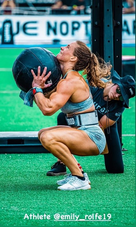 Crossfit Chicks, Crossfit Inspiration, Crossfit Games, Muscle Girls, Flashlight, Crossfit, Flash, Instagram Photos, Photo And Video