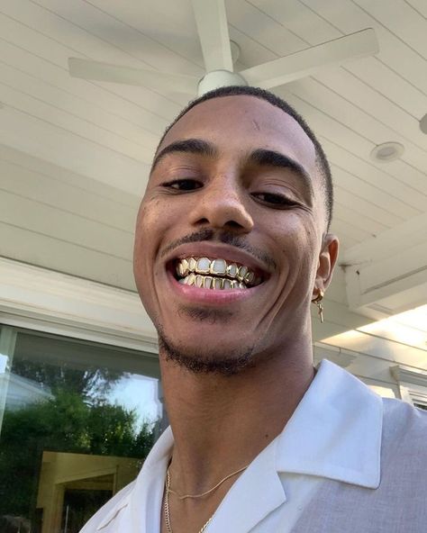 Men With Grills, Grillz Men, Male Crush, Mouth Grills, Girl Grillz, Keith Powers, Grillz Teeth, Gold Grill, Fine Guys