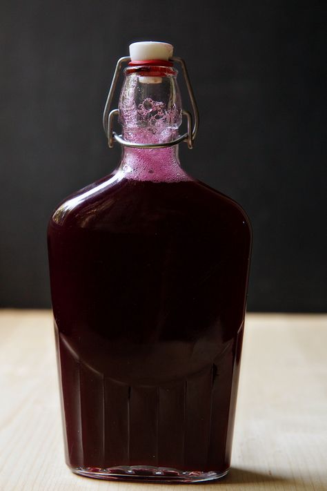 Muscadine Recipe, Blueberry Lemon Drop, Muscadine Jelly, Easy Jam Recipe, Muscadine Wine, Grape Recipes, Homemade Syrup, Jam And Jelly, Honey Syrup