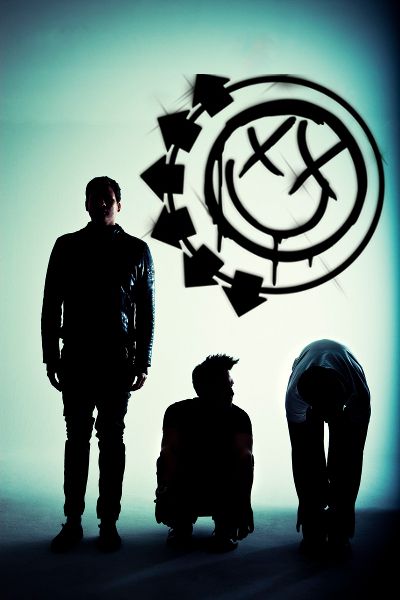 forever my favorite band    BLINK-182 Blink 182 Live, Blink 182 Tom, Tom Delonge, Dope Music, Band Art, Travis Barker, Music Life, Punk Rock Bands, Celebrities Humor