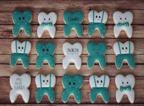 Tooth Cookies Decorated, First Tooth Cookies, Tooth Cookies, Medical Cookies, Cookie Business, Cookies Decorated, First Tooth, Sugar Cookies Decorated, Cookie Decorating