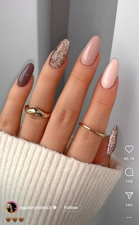 Neutral Nails 2024, Autumn Nails 2024 Almond, Cute But Simple Nails, Beige Nails Ideas, Neutral Nails With Design, Fall Nude Nails 2024, Autumn Nude Nails 2024, Wedding Day Nails, Beige Nails