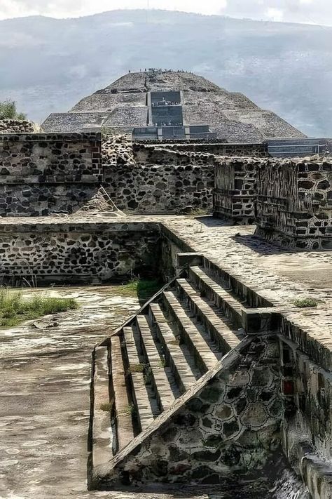 Marveling At The Breathtaking View Of The Pyramid Of The Sun At Teotihuacan Pyramid Of The Sun, Thirst For Knowledge, Ancient Mexico, Mysteries Of The World, Olden Days, South Of The Border, Landscape Photography Nature, Historic Places, Ancient Ruins