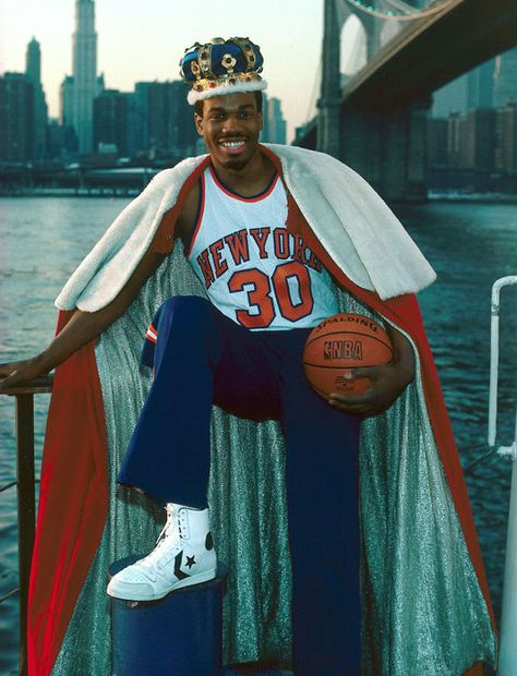 The REAL King! New York Basketball, Knicks Basketball, Basket Nba, Ny Knicks, Lebron Shoes, Basketball Photography, Nba Legends, Sport Icon, Nba Stars