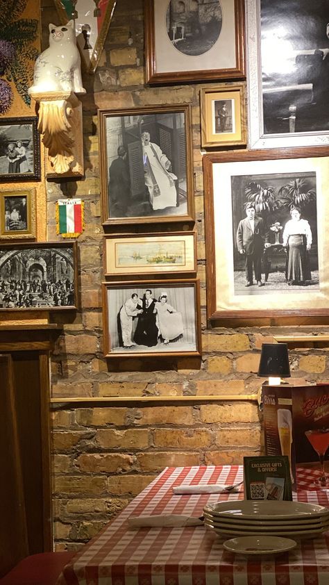 Italian American Aesthetic, Old Italian Aesthetic, Italian Restaurant Interior Design, Italian Restaurant Design, Italian Restaurant Logos, Italian Restaurant Interior, Restaurant Design Rustic, Italian Restaurant Decor, Authentic Italian Food