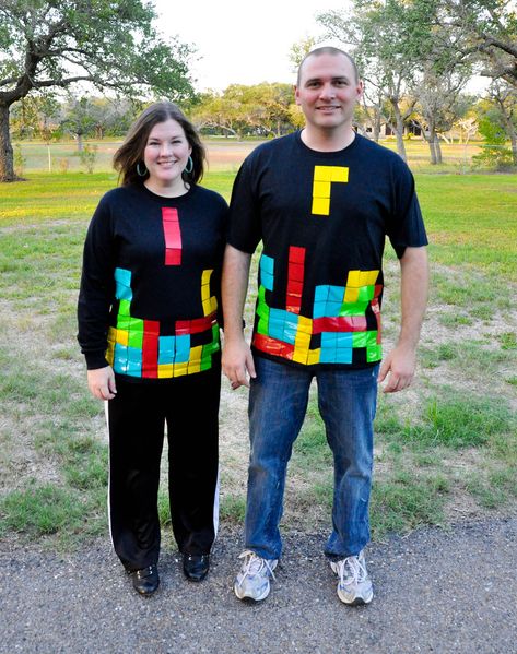 In Between Laundry: Tetris Halloween Costume from Duck Tape Diy Halloween Couples, Last Minute Diy Costumes, Shirt Transformation, Halloween Costum, Video Game Costumes, Costumes Couples, Couple Costumes, Couples Diy, Hallowen Costume