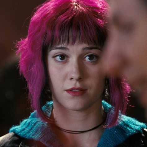 Ramona Flowers Makeup, Ramona Flowers Movie, Ramona Flowers Hair, Elvira Costume, Ramona Scott Pilgrim, Clown Pics, Nymphadora Tonks, Scott Pilgrim Comic, Ramona Flowers