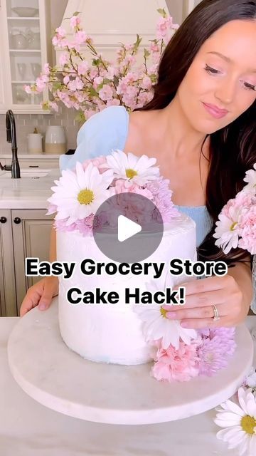 Savvy Swaréy | DIY Weddings, Events & Parties on Instagram: "SAVE this genius party hack by @fivefootfeminine! 👏🏼

Love her tips for transforming your average grocery store cake into a gorgeous dessert fit for any party! Perfect for a bridal shower, baby shower or birthday! 

Make sure you freeze the cake first before removing the frosting and wash and dry your floral before adding it to the cake. Wrap your stems in plastic wrap as an extra precaution and to preserve the flowers better.

I’m definitely giving this one a try, are you?! 
.
.
.
#partyhack #partyhacks #partyideas #partyideasforkids #bridalshowerideas #bridalshowercake #babyshowerideas #babyshowercake #eastercake #birthdaycake #birthdaypartyideas #birthdaypartycake #birthdaypartyfood #birthdaypartyidea" Wedding Cake Hacks Grocery Store, Store Bought Cake Hack, Store Bought Cake Makeover, Costco Cake Hack, Grocery Store Cake, Costco Cake, Cake Hacks, Party Hacks, Bridal Shower Cake