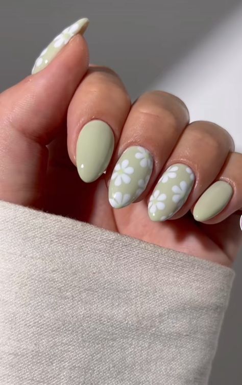 Sage Green Summer Nails, Light Green Short Nails, Light Green Nail Ideas, Green Short Nails, Nail Designs Green, Green Summer Nails, Green Nail Ideas, Oval Acrylic Nails, Cowboy Nails