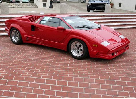 LAMBORGHINI COUNTACH 1974-1990 Top 10, Los Mejores Nombres de Autos de Todos Los Tiempos Limousine Interior, Lamborghini Pictures, Sailor Moon Drops, Lamborghini Cars, Mc Laren, Lamborghini Countach, Classic Sports Cars, Car Images, Car Photos