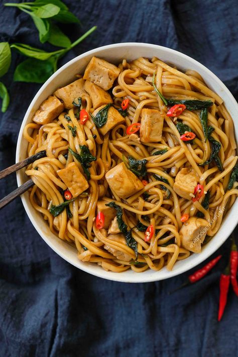 Thai Basil Tofu, Basil Noodles, Basil Tofu, Fried Basil, Tofu Noodles, Vegan Noodles, Tofu Dishes, Asian Inspired Dishes, Chili Garlic Sauce