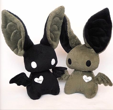 from we heart it Matching Cat Plushies, Your Kiss Was So Real In My Dream, Creepy Cute Stuffed Animals, Matching Plushies For Couples, Kawaii Plushies Aesthetic, Emo Plushies, Black Plushie, Matching Plushies, Creepy Plushies