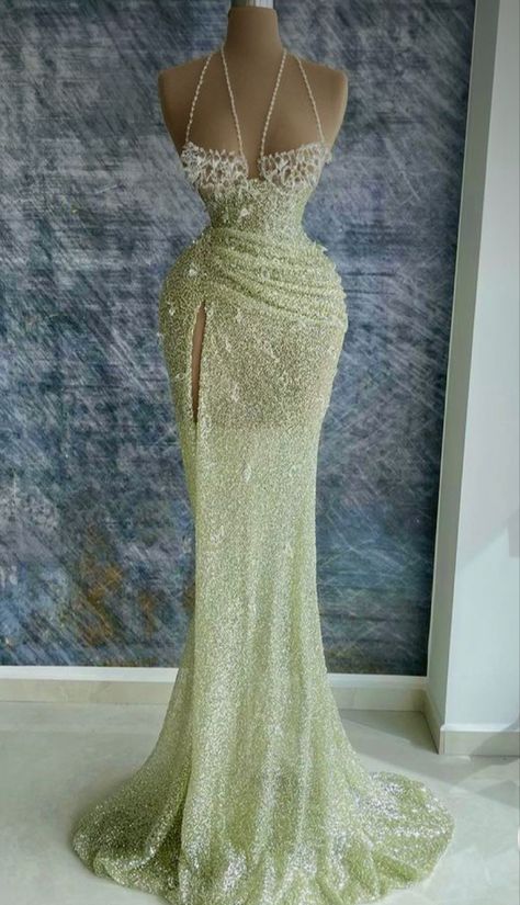 Luxury Fitted V-neck Prom Dress, Prom Dresses Glam, Glitz And Glam Prom Dress, Dress To Impress Instagram Model Theme, Unrealistic Dresses, Luxury Embellished Prom Bodycon Dress, Exotic Prom Dresses, Glamorous Crystal-embellished Maxi Dress For Prom, Valdrin Sahiti Gold Dress