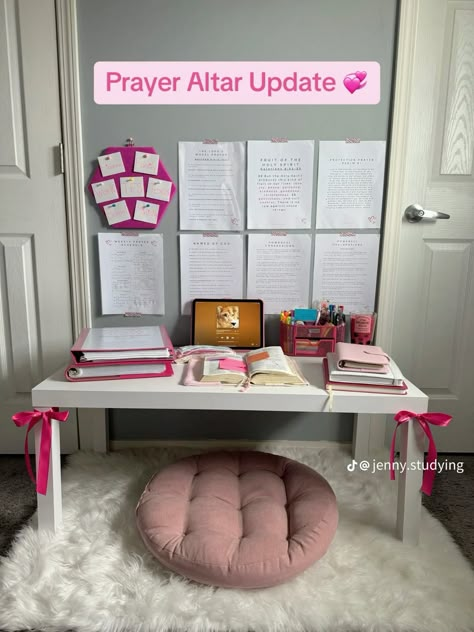 #prayeralter #alter #prayerwarrior #prayerroom #christianity Prayer Closet Ideas, Diy Prayer Board, Prayer Altar, Prayer Boards, Prayer Room Ideas, Prayer Vision Board, Prayer Closet, Prayer Corner, Inspire Bible