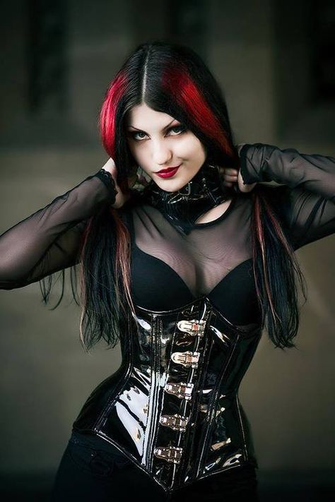 #Gotique #Femme #DarkBeauty Goth Chic, Beauty In Darkness, Punk Girls, Gothic Chic, Gothic Women, Gothic Girl, Gothic Models, Goth Look, Goth Metal