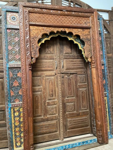 Antique Indian Carved Teak Scalloped Arch, Reclaimed Wood Huge Floor MIRROR Frame, Vintage Decorative Indian Teak Archway, 101x58 Huge Floor Mirror, Maximalist Furniture, Interior Design Doors, Rustic Villa, Decorative Arch, Unusual Doors, Villa Furniture, Organic Modern Design, Estate Gates