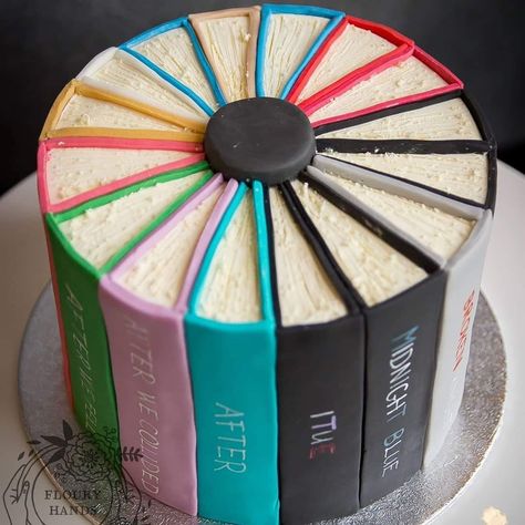 Book Cakes, School Cake, Book Cake, Crazy Cakes, Pretty Birthday Cakes, A Nightmare, Fancy Cakes, Cake Decorating Techniques, Pretty Cakes