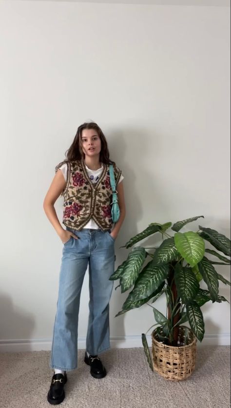 Sweater Vest 90s Outfit, Colorful Sweater Vest Outfit, Grandpa Sweater Vest Outfit, Sweater Vest Outfit Women Aesthetic, 90s Sweater Vest, Sweater Vest Teacher Outfit, Crochet Vest Outfit Fall, Vest Concert Outfit, Button Sweater Vest Outfit