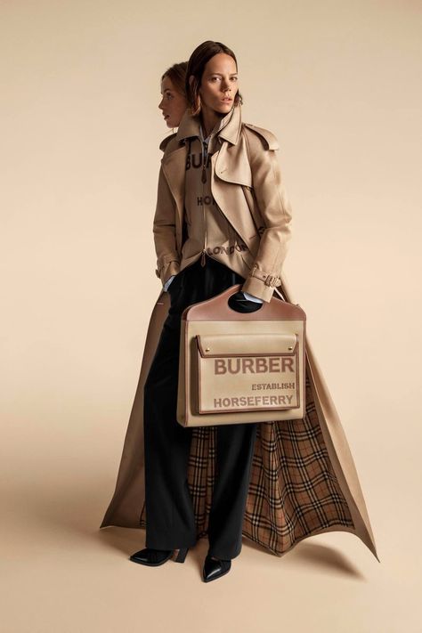 Burberry's SS20 Campaign Celebrates Its Past and Near Future | HYPEBEAST Burberry Photoshoot, Burberry Aesthetic, Burberry Summer, Autumn Shoot, Burberry Store, Bella Gigi, Fashion Pose, Burberry Style, Plaid Trench Coat