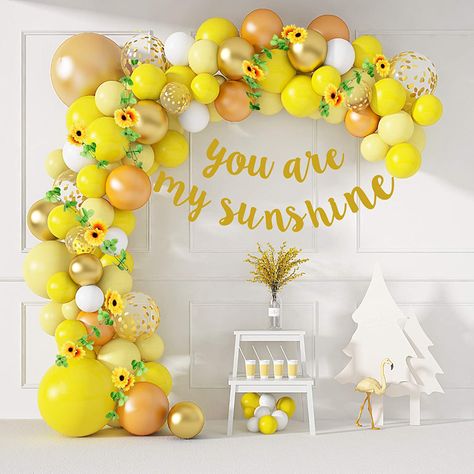 Sunflower Party Decorations, Yellow Party Decorations, Sunflower Birthday Parties, Sunflower Baby Shower, Sunflower Party, Sunflower Baby Showers, Sunshine Baby Showers, Yellow Party, Yellow Birthday