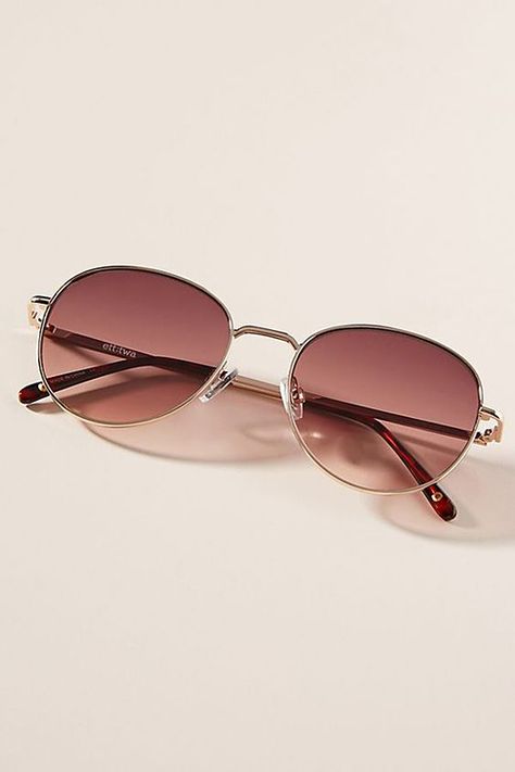 ★ 𝙼𝚢𝚛𝚊 𝙼𝚞𝚜𝚎 Pretty Sunglasses, Cute Glasses Frames, Classy Glasses, Glasses Frames Trendy, Diy Organizer, Glasses Trends, Trendy Glasses, Cute Sunglasses, Cool Glasses