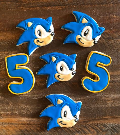 Dot Cookies, Sonic Birthday Cake, Hedgehog Cookies, Sonic Cake, Sonic Hedgehog, Sonic Birthday Parties, Sonic Party, Hedgehog Birthday, Sonic Birthday