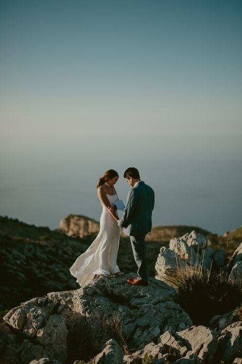 Wanderlust Mallorca Elopement // Dallas & Sabrina Photography Croatia Elopement, Mallorca Elopement, Spain Elopement, Dallas Elopement, Elopement Aesthetic, Wedding Moodboard, Wedding Vision, Wedding Mood Board, Majorca