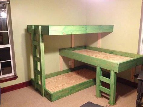 Kids beds Triple Bunk Beds Plans, Bunk Bed Ideas Diy, Bunk Beds Small Room, Bunk Bed Plans, Triple Bunk Beds, House Bunk Bed, Triple Bunk Bed, Triple Bunk, Bunk Beds With Stairs