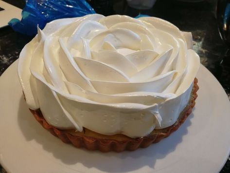 Lemon Meringue “Rose” Pie | Peta Leith. Piped Whipped Cream On Pie, Rose Pie, Pies Art, Dried Lentils, Lemon Meringue Pie, Thanksgiving Dishes, Lemon Tart, Meringue Pie, Lemon Meringue