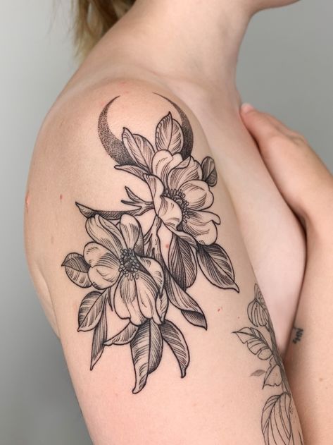 Wild Rose Tattoo, Luna Tattoo, Fineline Tattoos, Abstract Tattoo Ideas, Etching Tattoo, Lotus Tattoo Design, Fineline Tattoo, Flower Tattoo Shoulder, Bff Tattoos