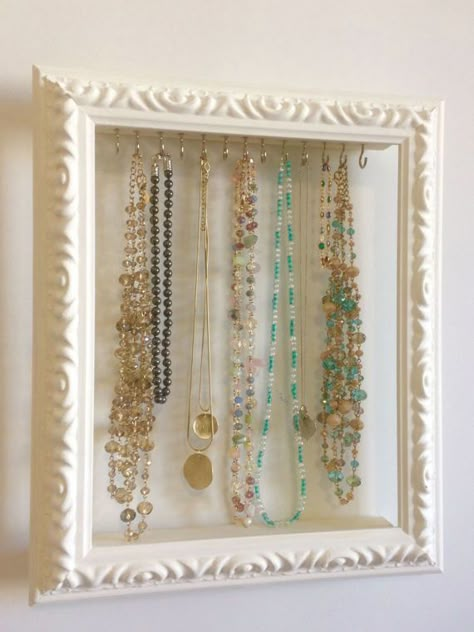 Necklace Hanger, Shabby Chic Jewelry, Diy Organizer, Jewelry Box Organizer, Wall Mount Jewelry Organizer, Organizer Diy, Diy Jewelry Display, Diy Jewelry Holder, Shabby Chic Room