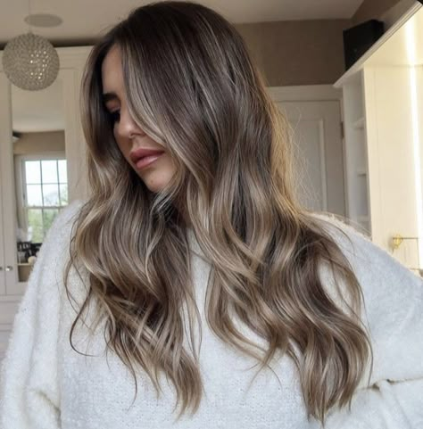 Bronde Hair, Brown Hair Inspo, Brunette Hair With Highlights, Brunette Balayage, Brunette Balayage Hair, Brown Hair Balayage, Hair 2024, Brown Blonde Hair, Hair Balayage