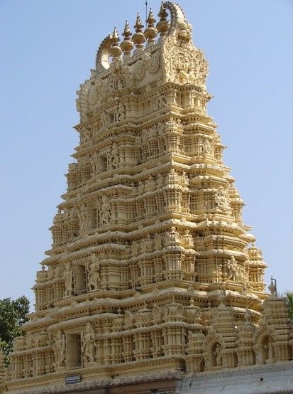 Chamundeswari Temple, Mysore, India Temples Of India Architecture, Surkanda Devi Temple, Famous Temples In India, Temple India, Kukke Subramanya Temple, Tamil Nadu Temple Sculpture, Indian Temple Architecture, Temple Photography, Ancient Indian Architecture