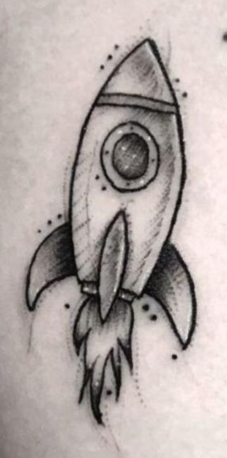 Rocket Ship Tattoo, Rocket Tattoo, Saturn Tattoo, Children Sketch, Sketchbook Inspo, Ship Tattoo, Collar Bone Tattoo, Traditional Tattoo Flash, Stick And Poke