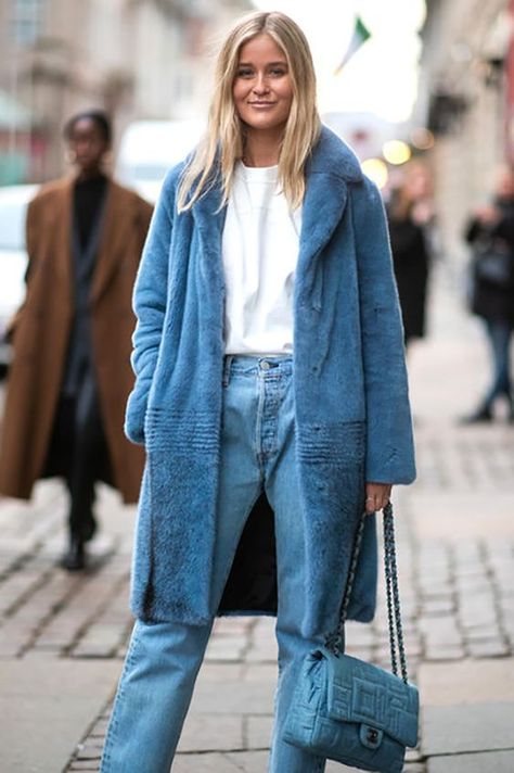 Blue Fur Coat Outfit, Coat Outfit Street Style, Street Style Copenhagen, Blue Fur Coat, Athleisure Street Style, Athleisure Outfits Summer, Fur Coat Outfit, Denim Street Style, Fall Attire