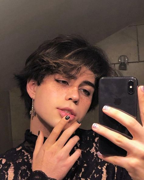 Funny Princess, Benji Krol, Smash Or Pass, Grunge Guys, Eye Makeup Pictures, Cool Makeup Looks, Perfect Boyfriend, Aesthetic Boy, Attractive Guys