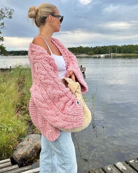 Knitted cardigan outfit