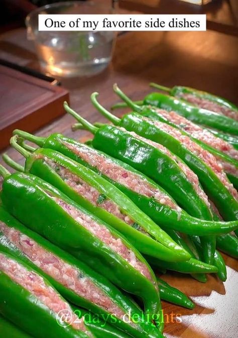 Korean Food (한국 음식: Korean Traditional and Fusion Food) | Crispy Stuffed Korean Peppers 🌶️  | Facebook Korean Stuffed Peppers, Korean Party Food, Korean Peppers, Traditional Korean Food, Korean Appetizers, Korean Recipes, K Food, Fusion Food, Traditional Korean