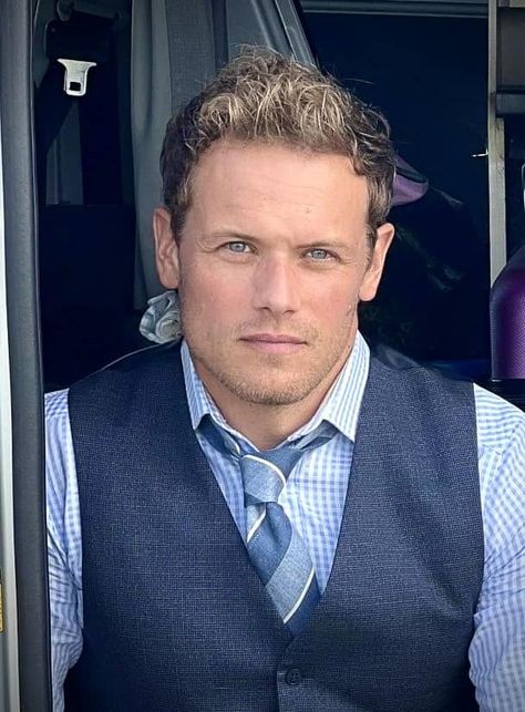 Outlander Fans | Sam in Blue!💙 Sam Heughan Movies, Sam Hueghan, James Fraser Outlander, Jaime Fraser, Sam Heugan, James Alexander, Sam Heughan Outlander, Sam And Cait, Outlander Fan