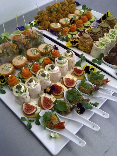 Chef Knows Best catering Cocktail Party Food, For One, Decorações Com Comidas, Party Food Buffet, Recipes For, Party Food Platters, Dinner Healthy, Food Displays, Catering Food